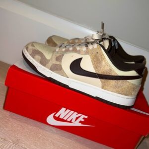 SB dunks low
